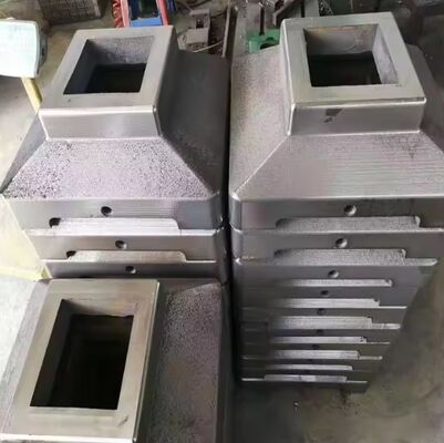 Dasar besi abu-abu dengan warna dan dimensi khusus untuk rel penjaga garasi parkir